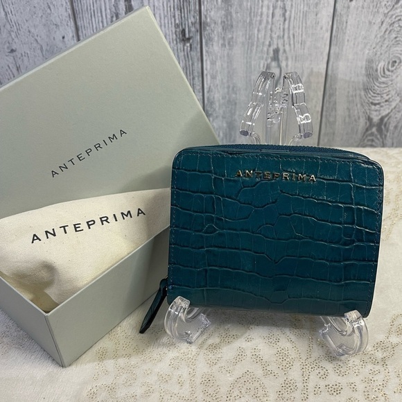 ANTEPRIMA compact leather wallet in deep blue - Picture 1 of 14